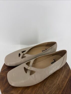Trotters Leather Cutout Ballet Flats Ivory Cream Women’s Size 7